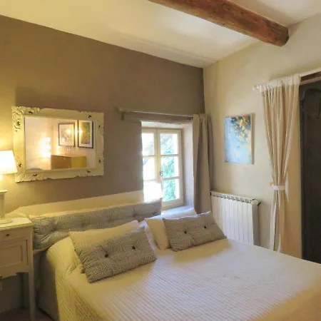 Les Buis De 3* Lussan (Gard)